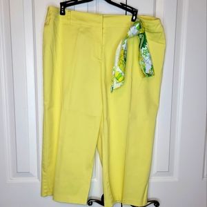 Briggs New York size 18 yellow capri with sash